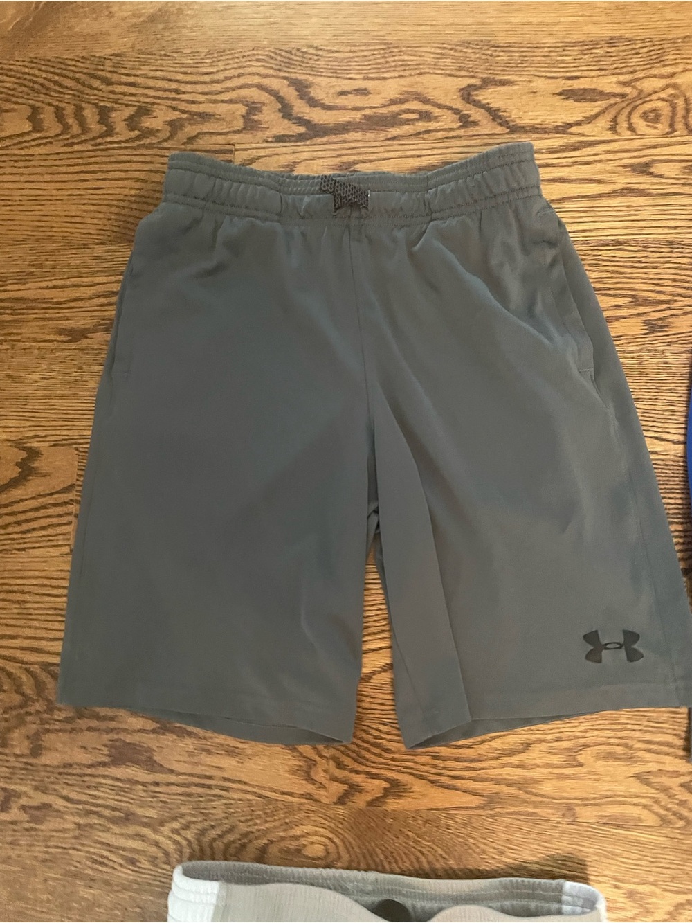 Bundle of boys medium athletic shorts. Various brands. - Picture 2 of 7